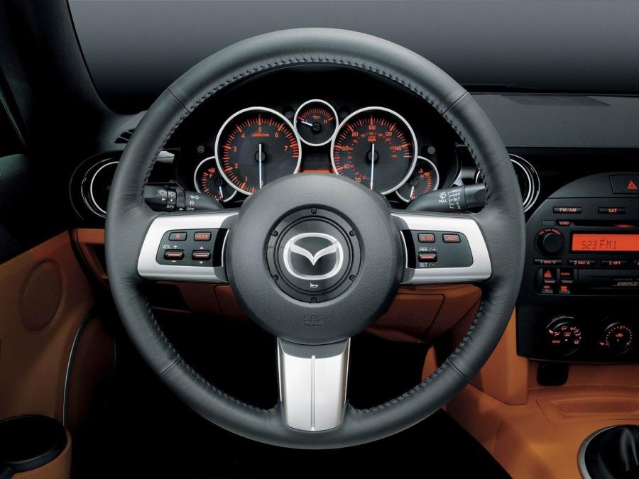  Mazda MX-5 Roadster Coupe 2006 года  (фото 8 из 212)